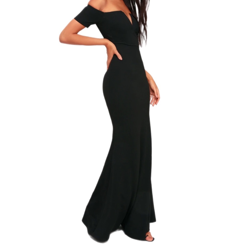 NWT Lynne Black Off-the-Shoulder Maxi Dress